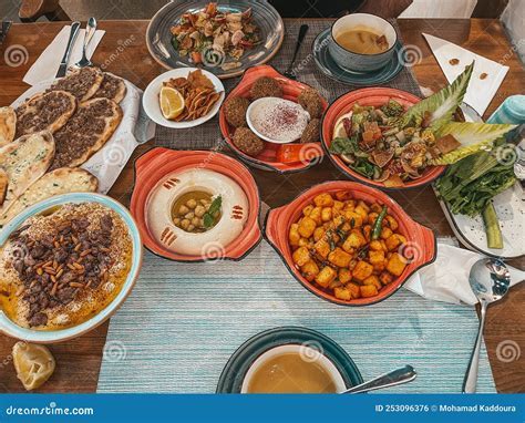 두정동 맛집: 시간을 거슬러 올라가는 맛의 여행